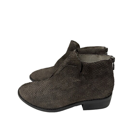 Eileen Fisher Tuck Textured Leather Ankle Booties Women’s Sz 9 Almond Toe - Picture 2 of 12